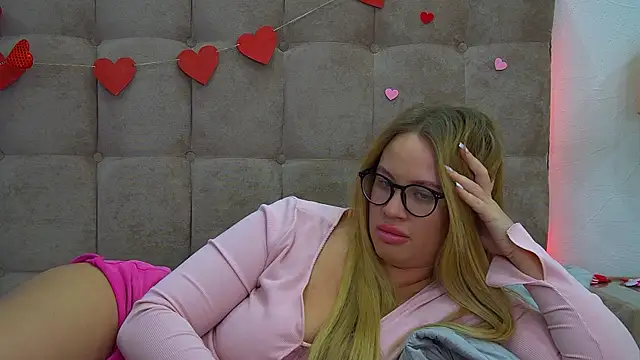 MariaNeumann online show from 02.15.25