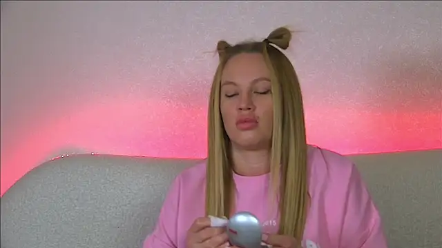 MariaNeumann online show from 02.26.25