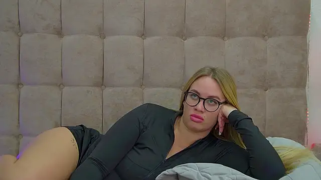 MariaNeumann online show from 03.01.25