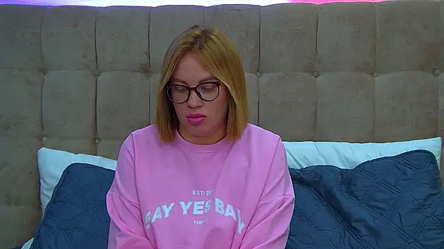 MariaNeumann online show from 09.11.25