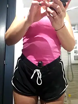 Snapshot of Kitty_Doll69 chatting on 12.09.24 Kitty Doll69 online show from 12.09.24