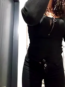 Snapshot of Kitty_Doll69 chatting on 01.23.25 Kitty Doll69 online show from 01.23.25