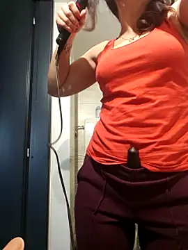 Snapshot of Kitty_Doll69 chatting on 02.20.25 Kitty Doll69 online show from 02.20.25