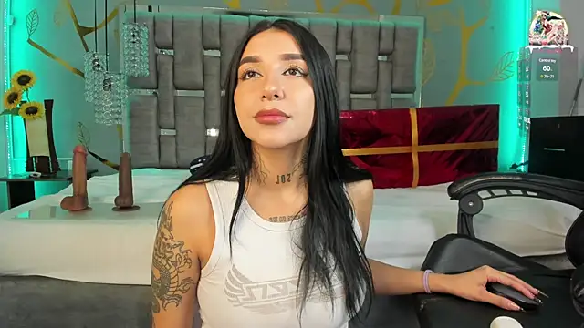 Snapshot of Leiaa_ chatting on 12.27.24 Leiaa online show from 12.27.24