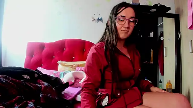 Snapshot of Sweet-Suck69 chatting on 10.15.25 Sweet-Suck69 online show from 10.15.25