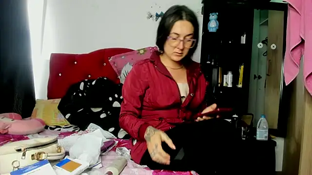 Snapshot of Sweet-Suck69 chatting on 10.20.25 Sweet-Suck69 online show from 10.20.25