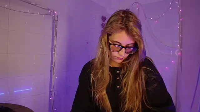 Giia paiige18 online show from 11.15.25