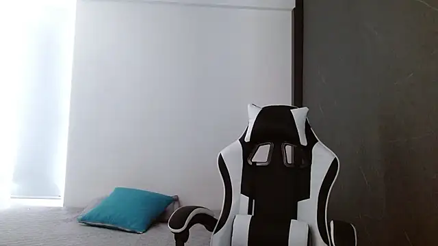 scarleth xue online show from 10.17.25