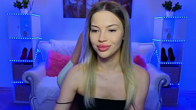 EmmyMills online show from 01.12.26