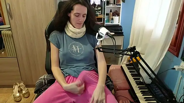 MemiKouki online show from 12.21.25