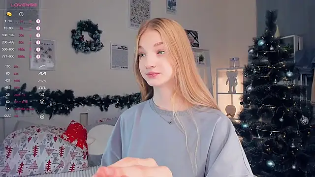 Snapshot of YuNabif chatting on 12.22.24 YuNabif online show from 12.22.24
