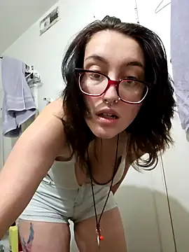 Izzysfunhouse online show from 01.26.25