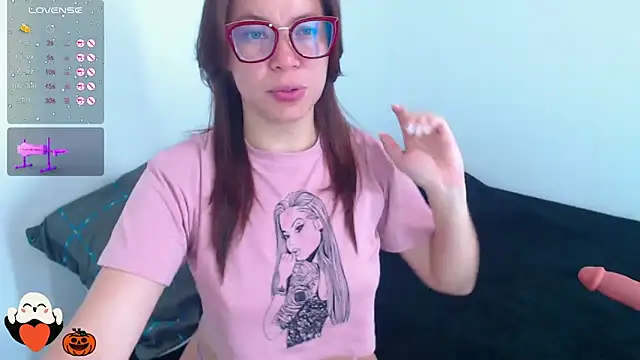 SharonR1 online show from 10.05.25