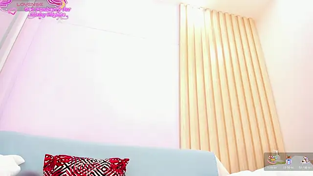 Snapshot of Kathaleiya_Ozz chatting on 05.14.26 Kathaleiya Ozz online show from 05.14.26