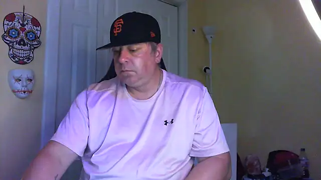 Snapshot of Mic_Oxinner chatting on 09.29.25 Mic Oxinner online show from 09.29.25