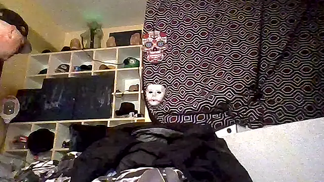 Snapshot of Mic_Oxinner chatting on 10.06.25 Mic Oxinner online show from 10.06.25