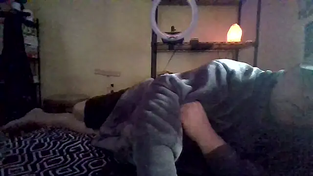 Snapshot of Mic_Oxinner chatting on 11.09.25 Mic Oxinner online show from 11.09.25