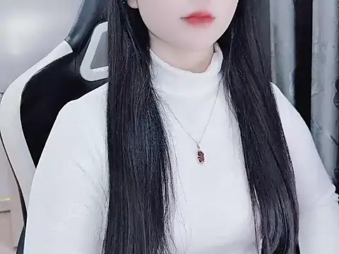 Snapshot of _Lygn__ chatting on 01.11.25 Lygn online show from 01.11.25