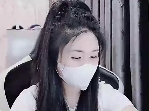 Snapshot of _Lygn__ chatting on 01.12.25 Lygn online show from 01.12.25