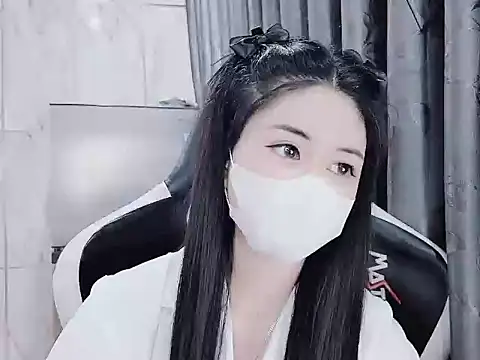 Snapshot of _Lygn__ chatting on 01.13.25 Lygn online show from 01.13.25