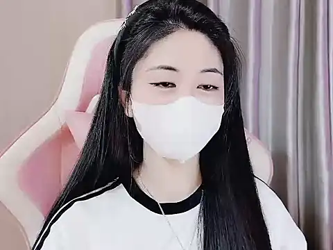 Snapshot of _Lygn__ chatting on 01.30.25 Lygn online show from 01.30.25