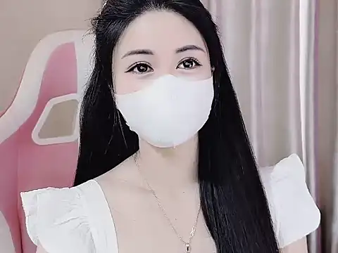 Snapshot of _Lygn__ chatting on 02.08.25 Lygn online show from 02.08.25