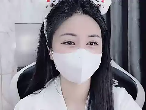 Snapshot of _Lygn__ chatting on 02.11.25 Lygn online show from 02.11.25