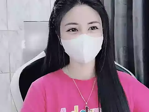 Snapshot of _Lygn__ chatting on 02.11.25 Lygn online show from 02.11.25