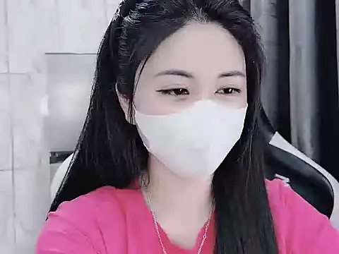 Snapshot of _Lygn__ chatting on 02.11.25 Lygn online show from 02.11.25