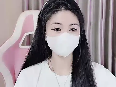 Snapshot of _Lygn__ chatting on 02.21.25 Lygn online show from 02.21.25