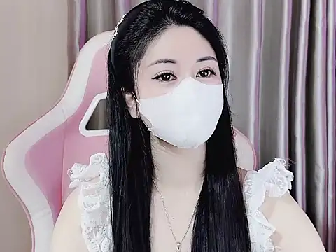 Snapshot of _Lygn__ chatting on 02.22.25 Lygn online show from 02.22.25