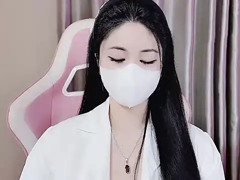 Snapshot of _Lygn__ chatting on 02.22.25 Lygn online show from 02.22.25