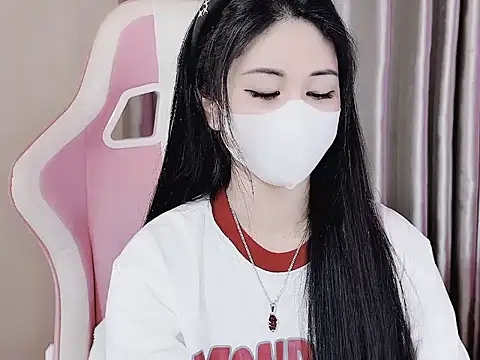 Snapshot of _Lygn__ chatting on 02.23.25 Lygn online show from 02.23.25