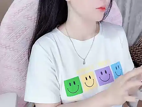 Snapshot of _Lygn__ chatting on 10.12.25 Lygn online show from 10.12.25