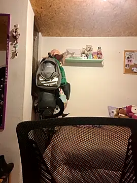 Snapshot of KasiaVenus_ chatting on 10.30.25 KasiaVenus online show from 10.30.25