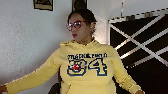 Snapshot of elizabeth_mature23 chatting on 10.23.25 elizabeth mature23 online show from 10.23.25