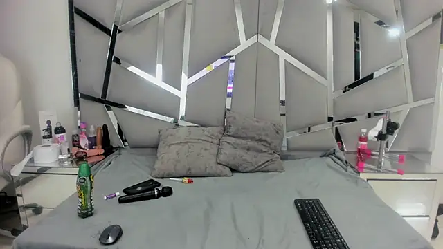 Catherinee69 x online show from 01.13.25