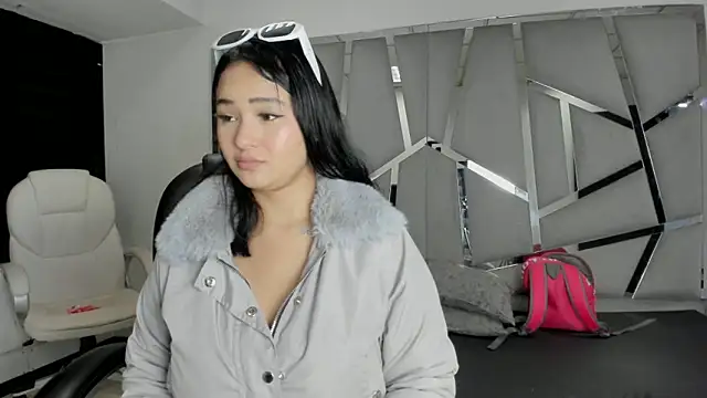 Catherinee69 x online show from 10.13.25