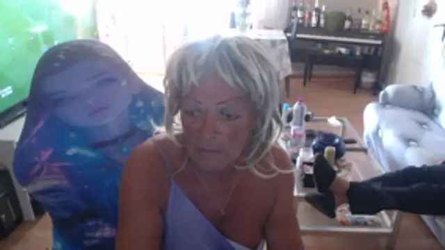 Snapshot of Anjela30 chatting on 04.20.26 Anjela30 online show from 04.20.26
