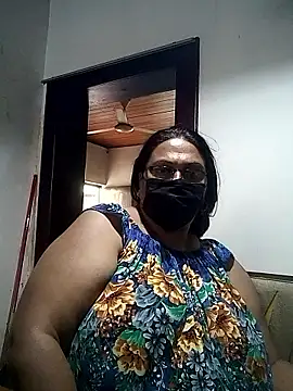 Snapshot of FemMom chatting on 09.24.25 FemMom online show from 09.24.25