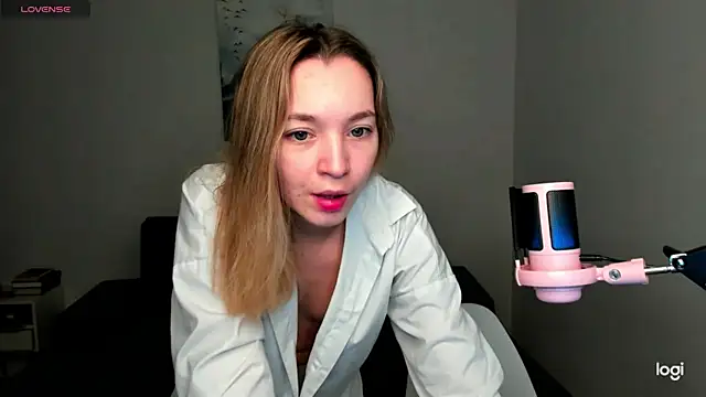 MiaThaine online show from 12.08.24