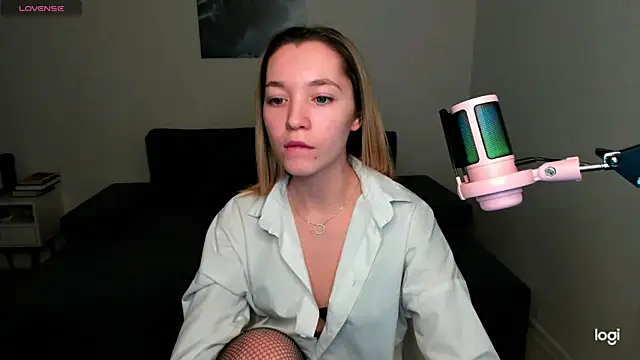 MiaThaine online show from 12.14.24