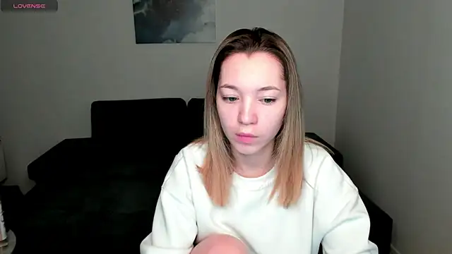 MiaThaine online show from 01.07.25