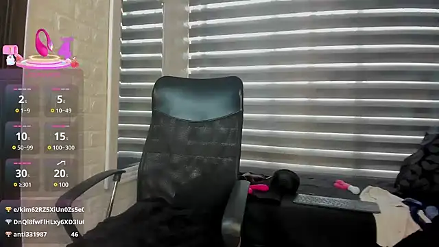 Snapshot of charlotte__G chatting on 03.20.25 charlotte G online show from 03.20.25