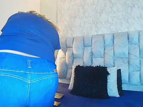 Snapshot of charlotte__G chatting on 09.19.25 charlotte G online show from 09.19.25