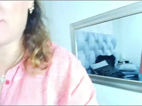 Snapshot of charlotte__G chatting on 09.22.25 charlotte G online show from 09.22.25