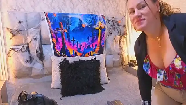 Snapshot of charlotte__G chatting on 10.23.25 charlotte G online show from 10.23.25