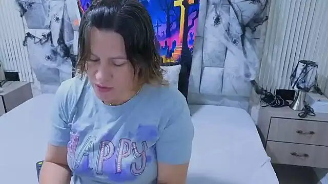 Snapshot of charlotte__G chatting on 10.24.25 charlotte G online show from 10.24.25