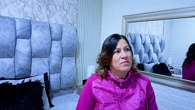 Snapshot of charlotte__G chatting on 11.04.25 charlotte G online show from 11.04.25