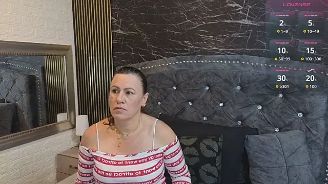 charlotte  G online show from 04.07.26